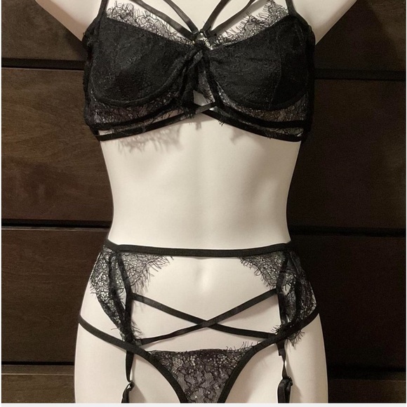 Gothic Style Lingerie - Picture 2 of 5